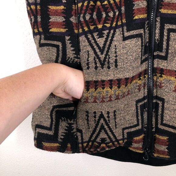 Outback Trading Company Southwest Aztec Insulated Maybelle Vest Western Large - Picture 3 of 6